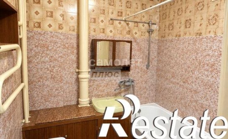 2-комн квартира улица 60 лет Октября, 56,  д. 56