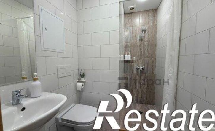 4-комн квартира улица Доватора, 42В,  д. 42В